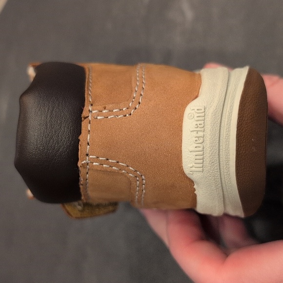 Timberland Size 4 Toddler Brown Strap Boots (Nearly new) - Picture 6 of 9